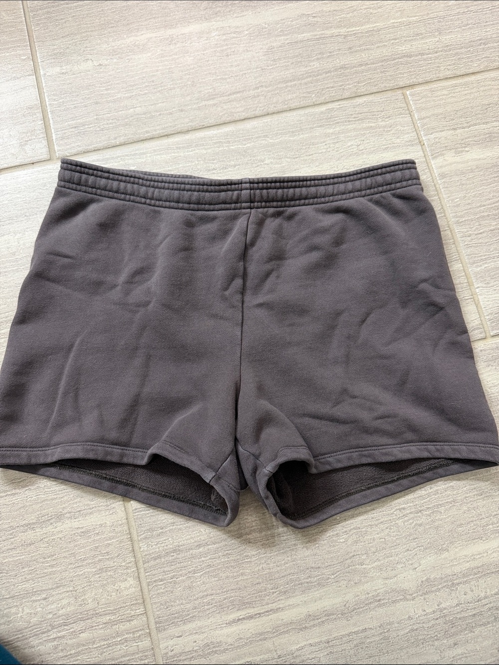 Skims gray “the short”